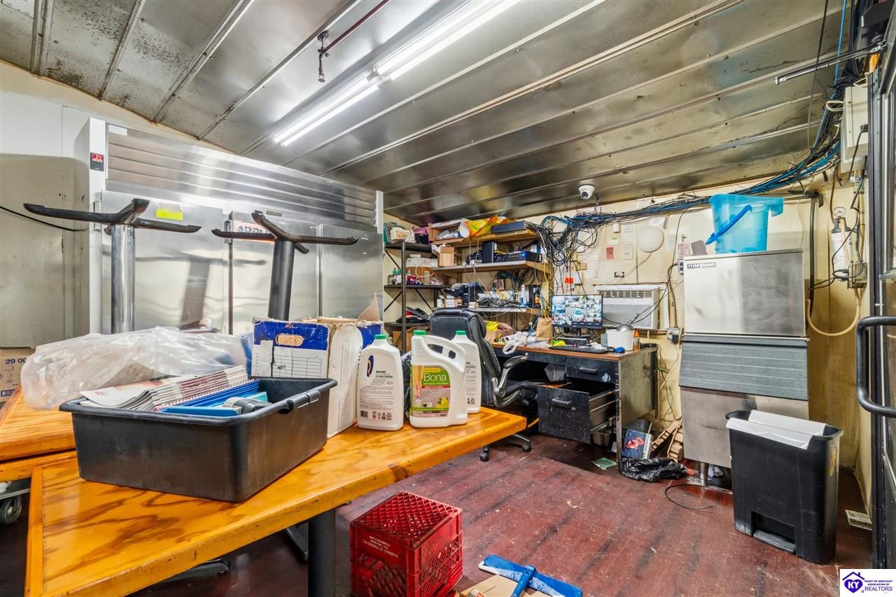 7508 Preston Highway Louisville, KY 40219 #3