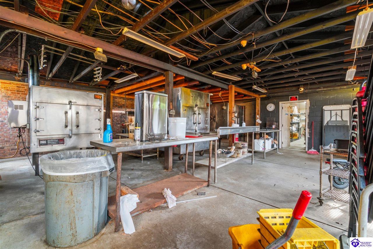 7508 Preston Highway Louisville, KY 40219 #4