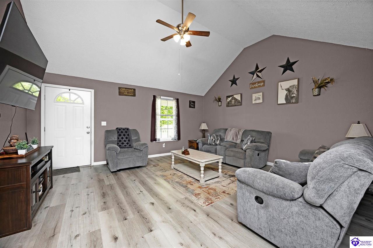 5918 Stovall RoadCave City,&nbsp;KY&nbsp;42127