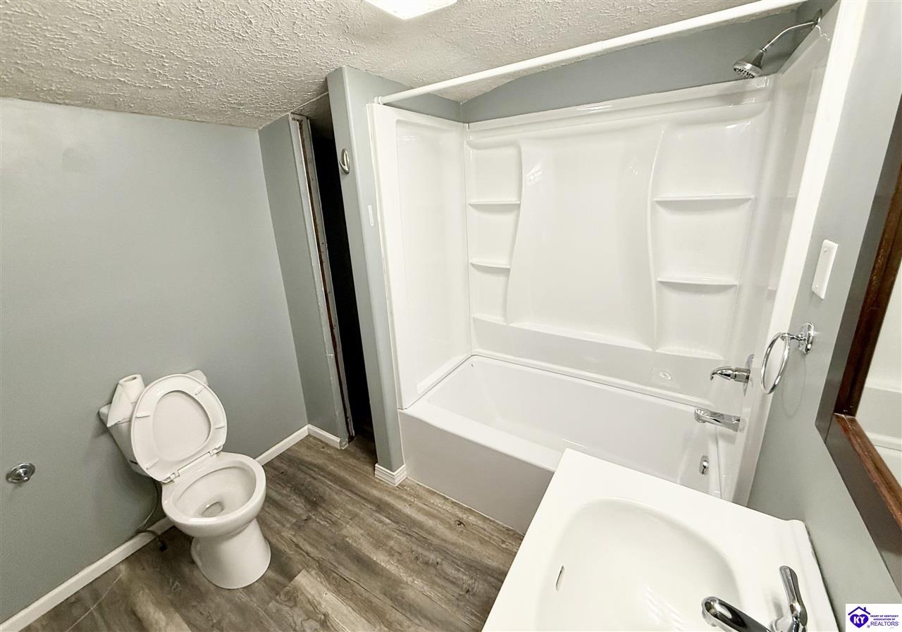 533 Kirkpatrick Avenue Hodgenville, KY 42748 #4