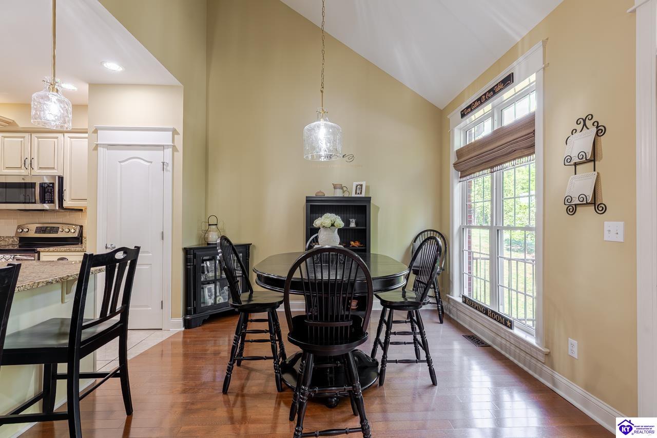 102 Karstwood Court Elizabethtown, KY 42701 #4