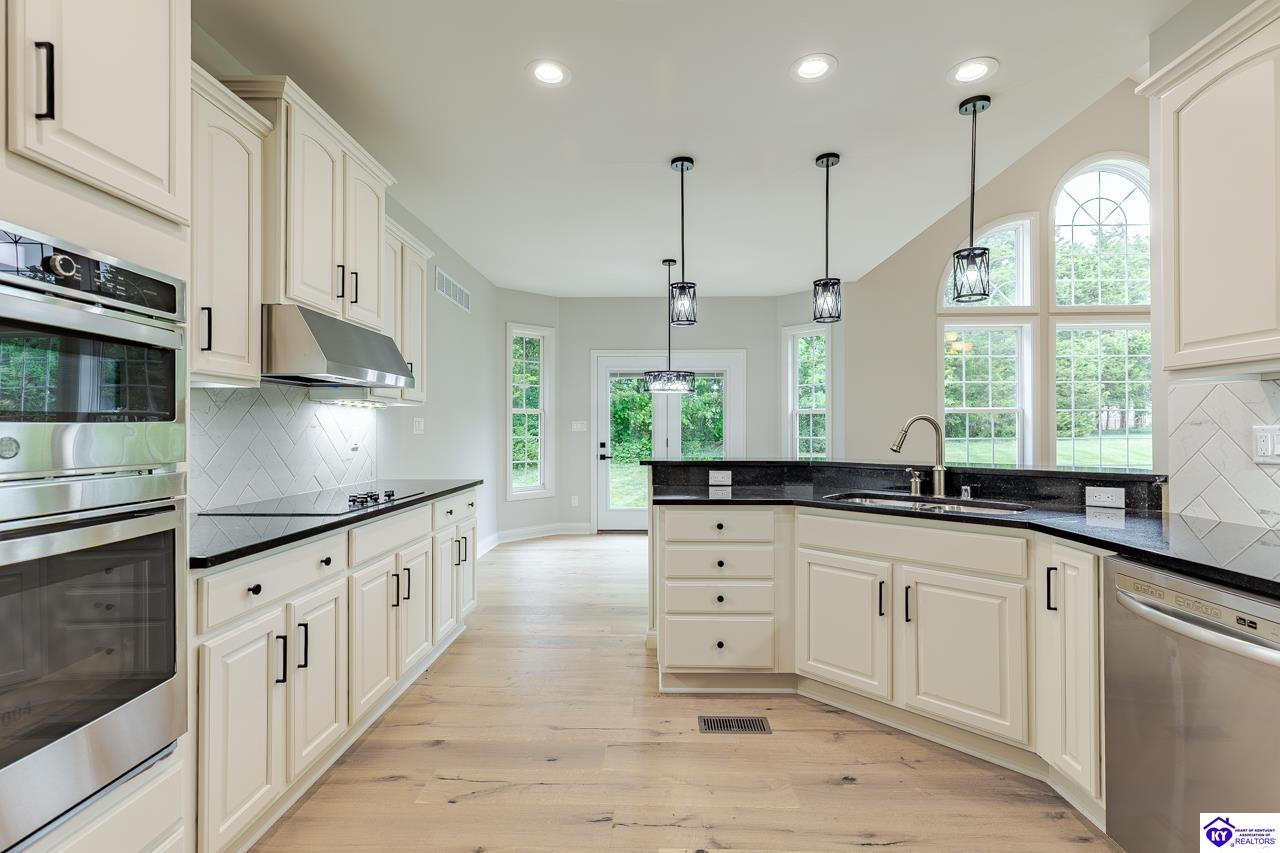 227 Evergreen Garden Elizabethtown, KY 42701 #3