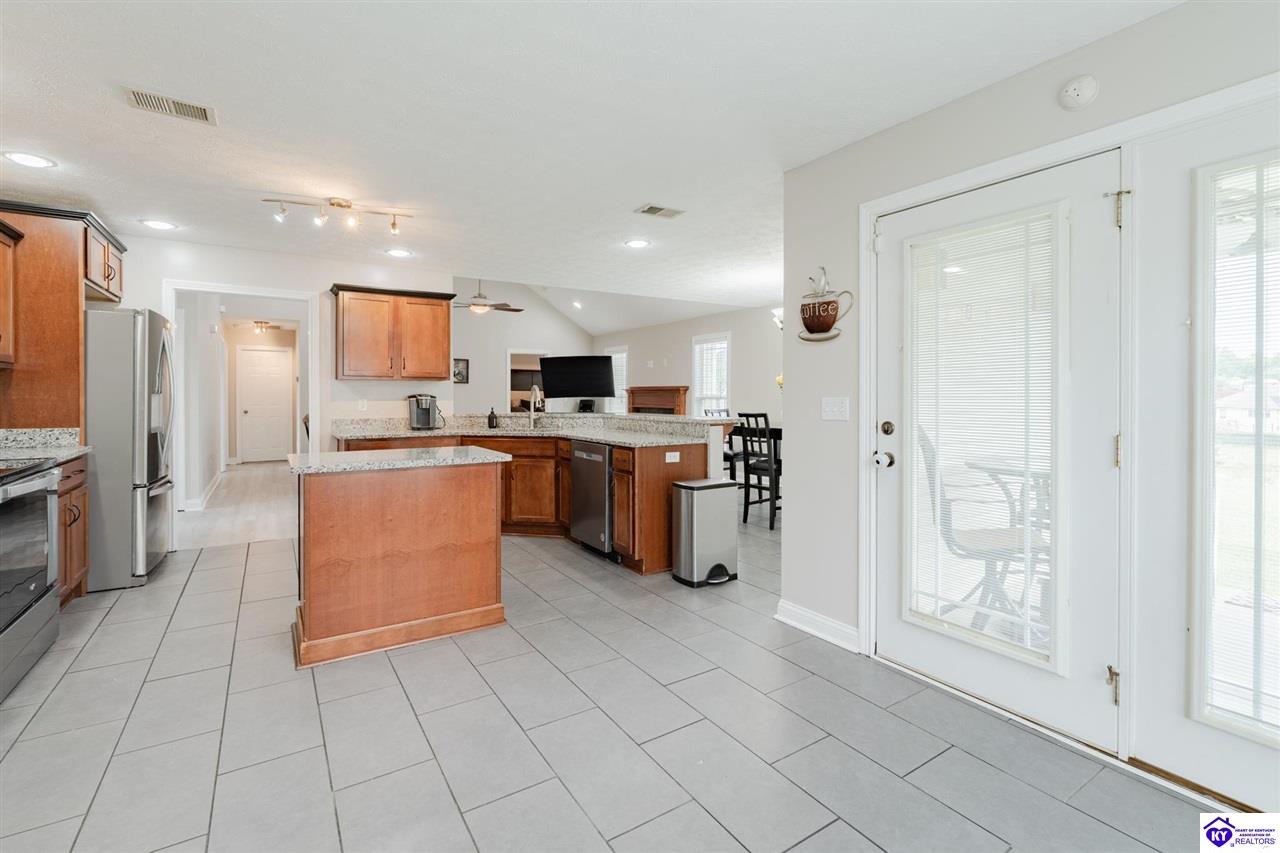 216 S Rushmore Drive Vine Grove, KY 40175 #3