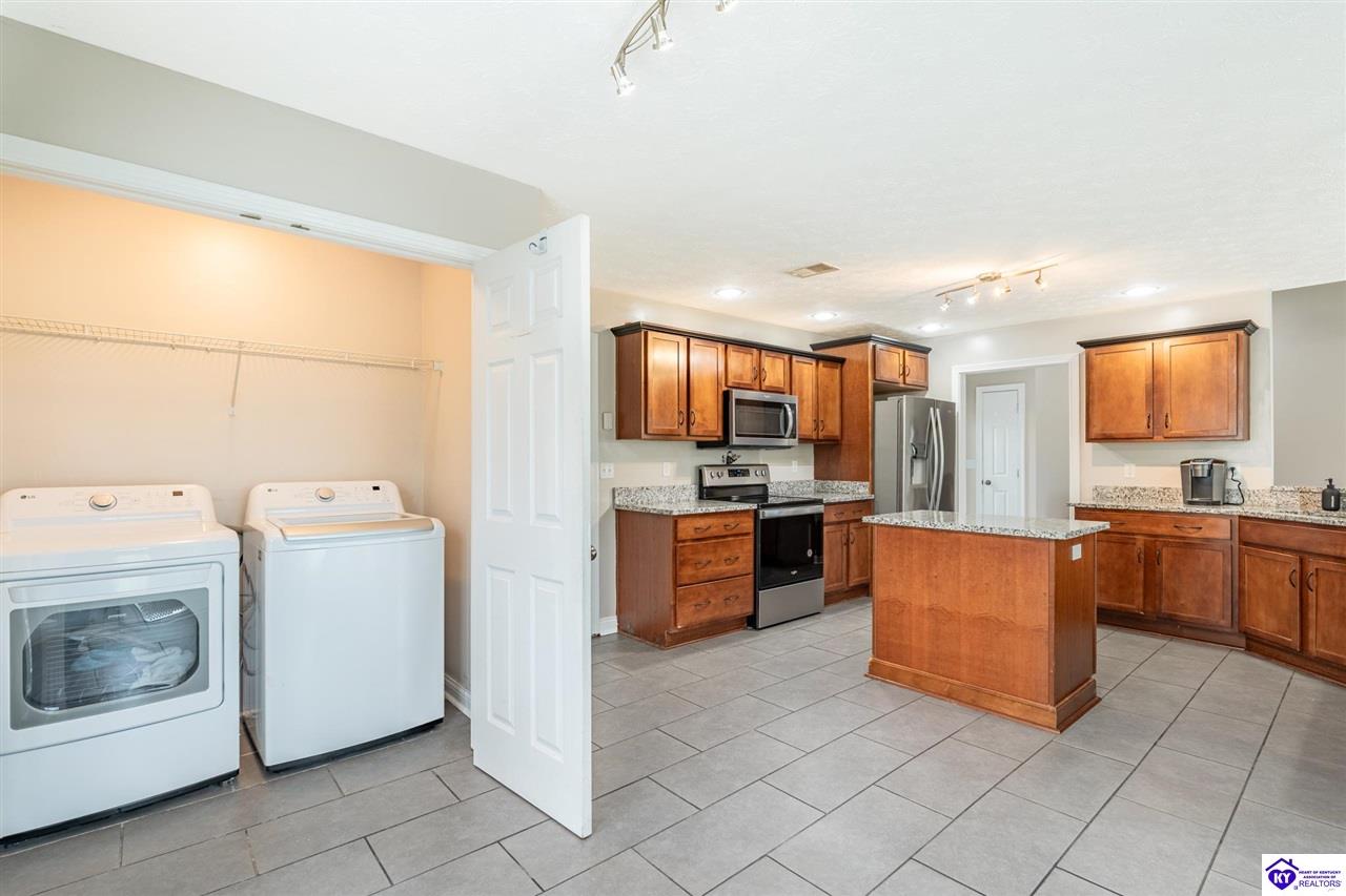 216 S Rushmore Drive Vine Grove, KY 40175 #4