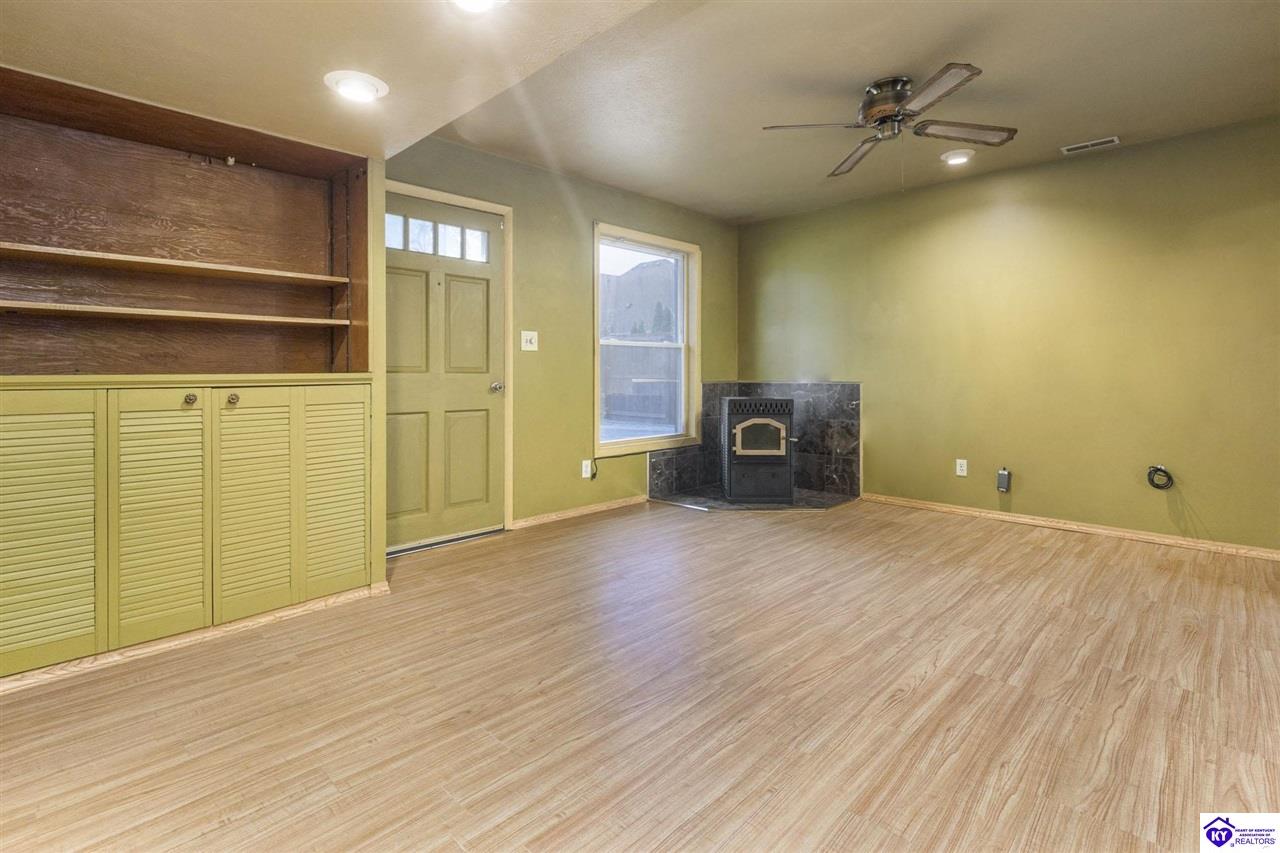 9801 Chambers Court Jeffersontown, KY 40299 #1