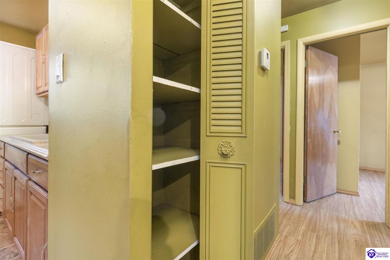 9801 Chambers Court Jeffersontown, KY 40299 #4