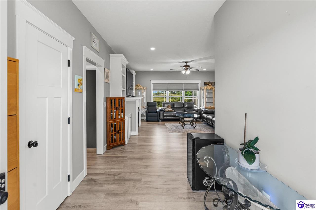 132 Carriage Hills Lane Elizabethtown, KY 42701 #3