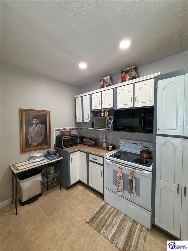 215 Foxboro Road