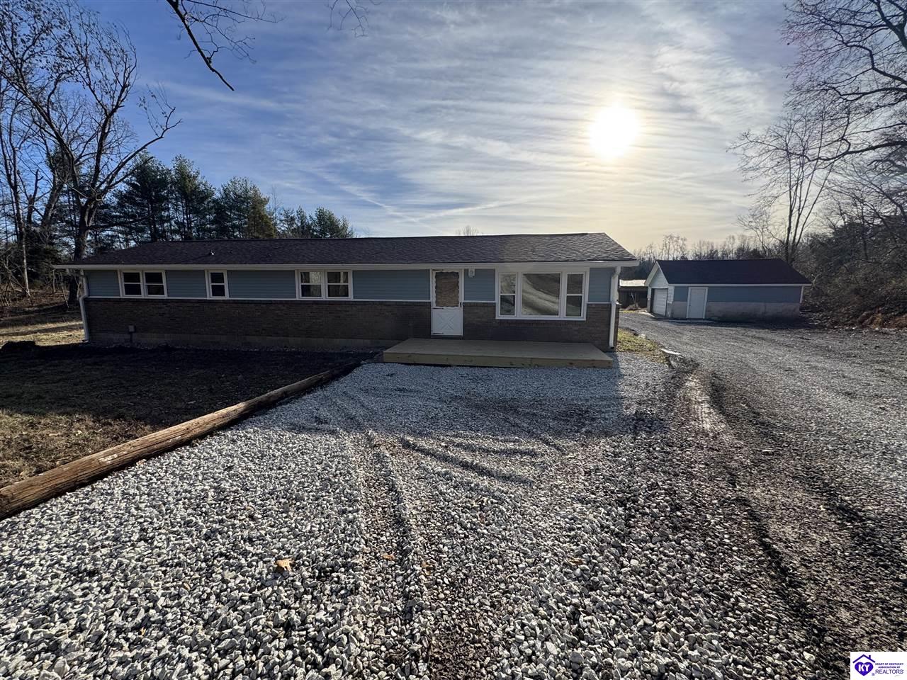215 Meade Springs RoadBrandenburg,&nbsp;KY&nbsp;40108