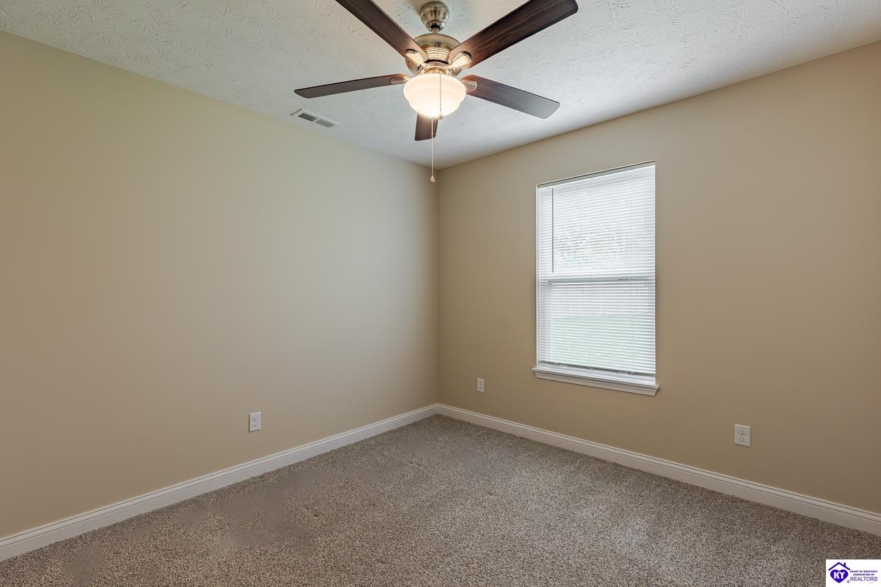 305 & 307 Breckinridge Circle Vine Grove, KY 40175 #4