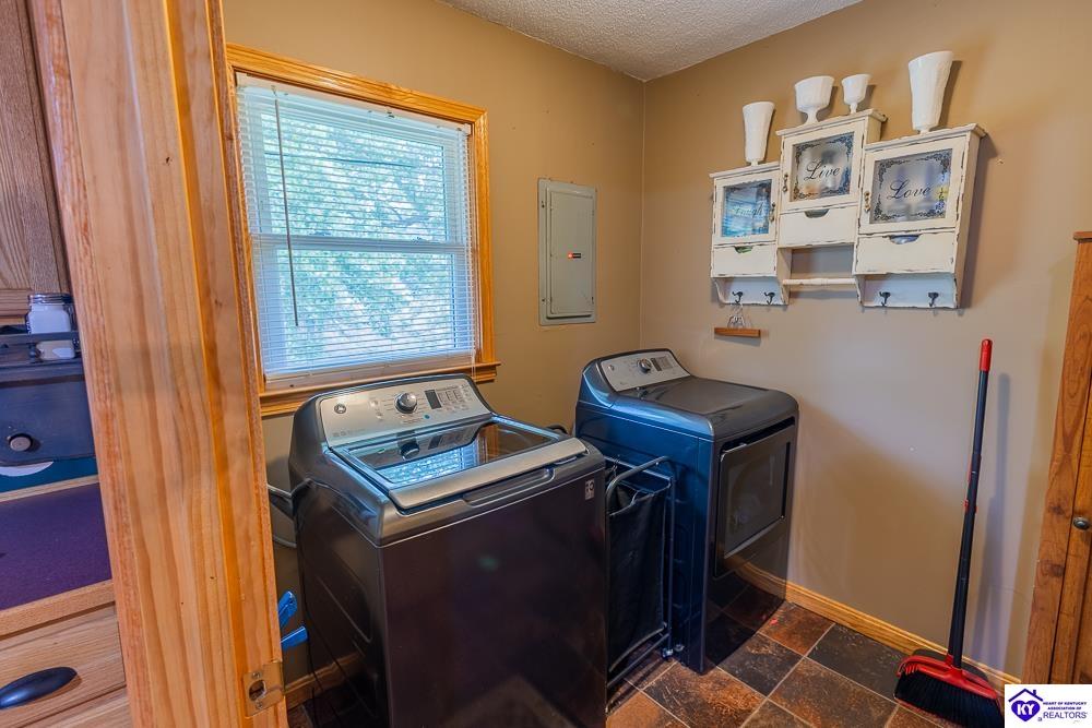 212 Greensburg Road Hodgenville, KY 42748 #4