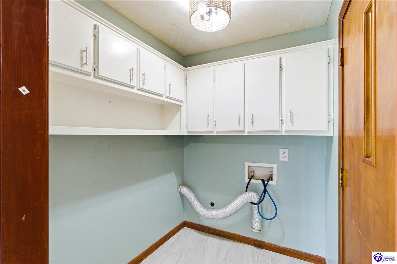 2707 Oakwood Drive Bardstown, KY 40004 #3
