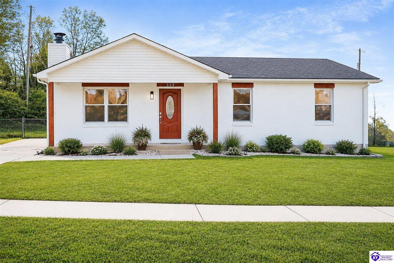 858 Shelby AvenueRadcliff,&nbsp;KY&nbsp;40160