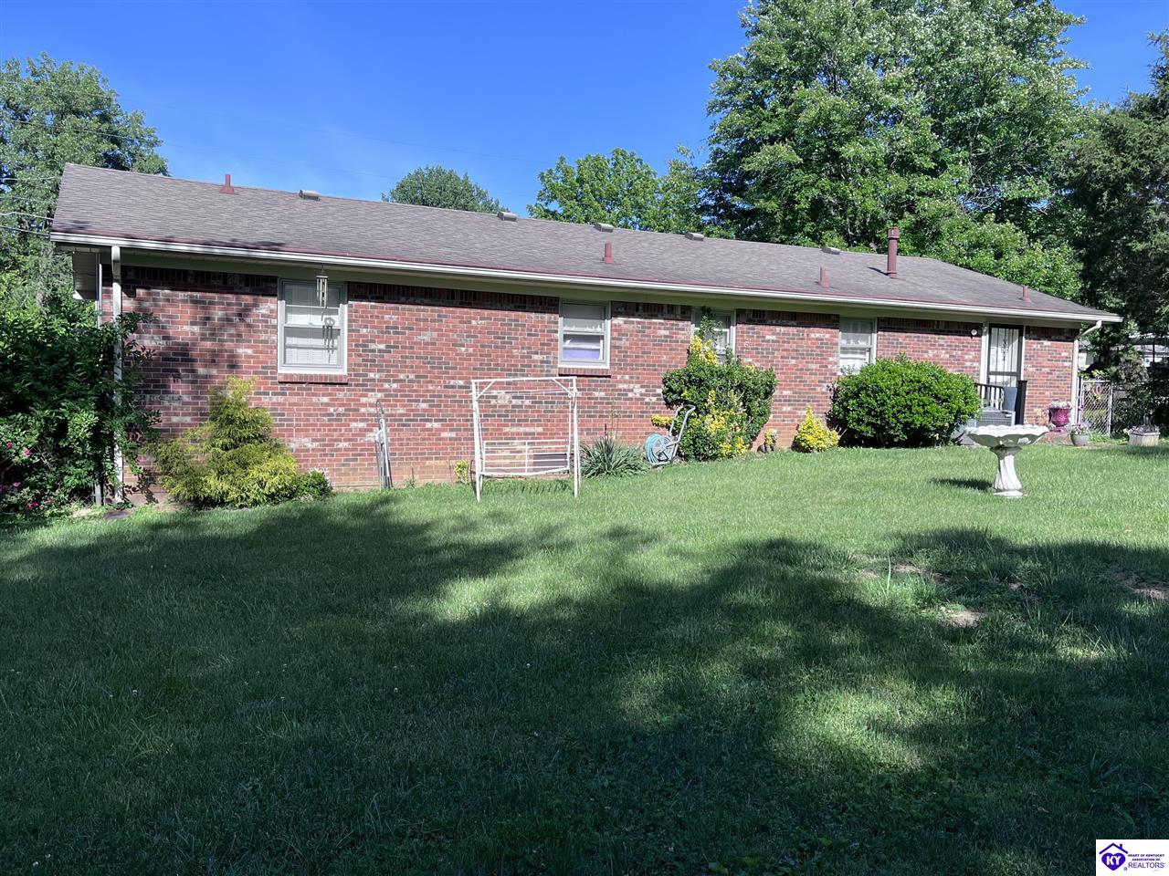 317 Berkley Court Radcliff, KY 40160 #4