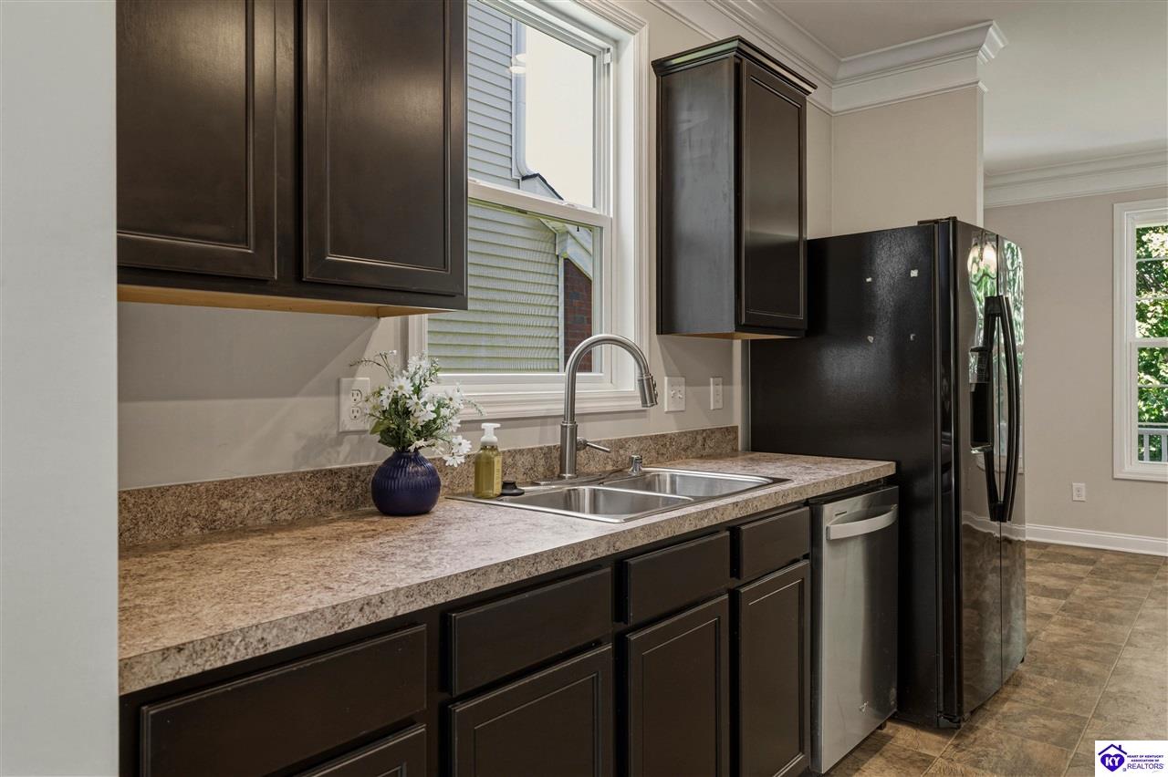 9900 Creek View Estates Drive Louisville, KY 40291 #4