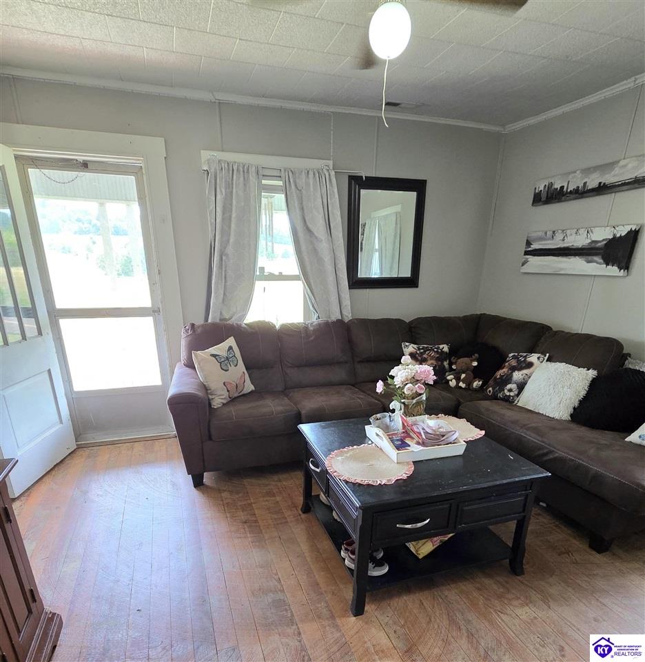 354 Eve Highway Magnolia, KY 42757 #3