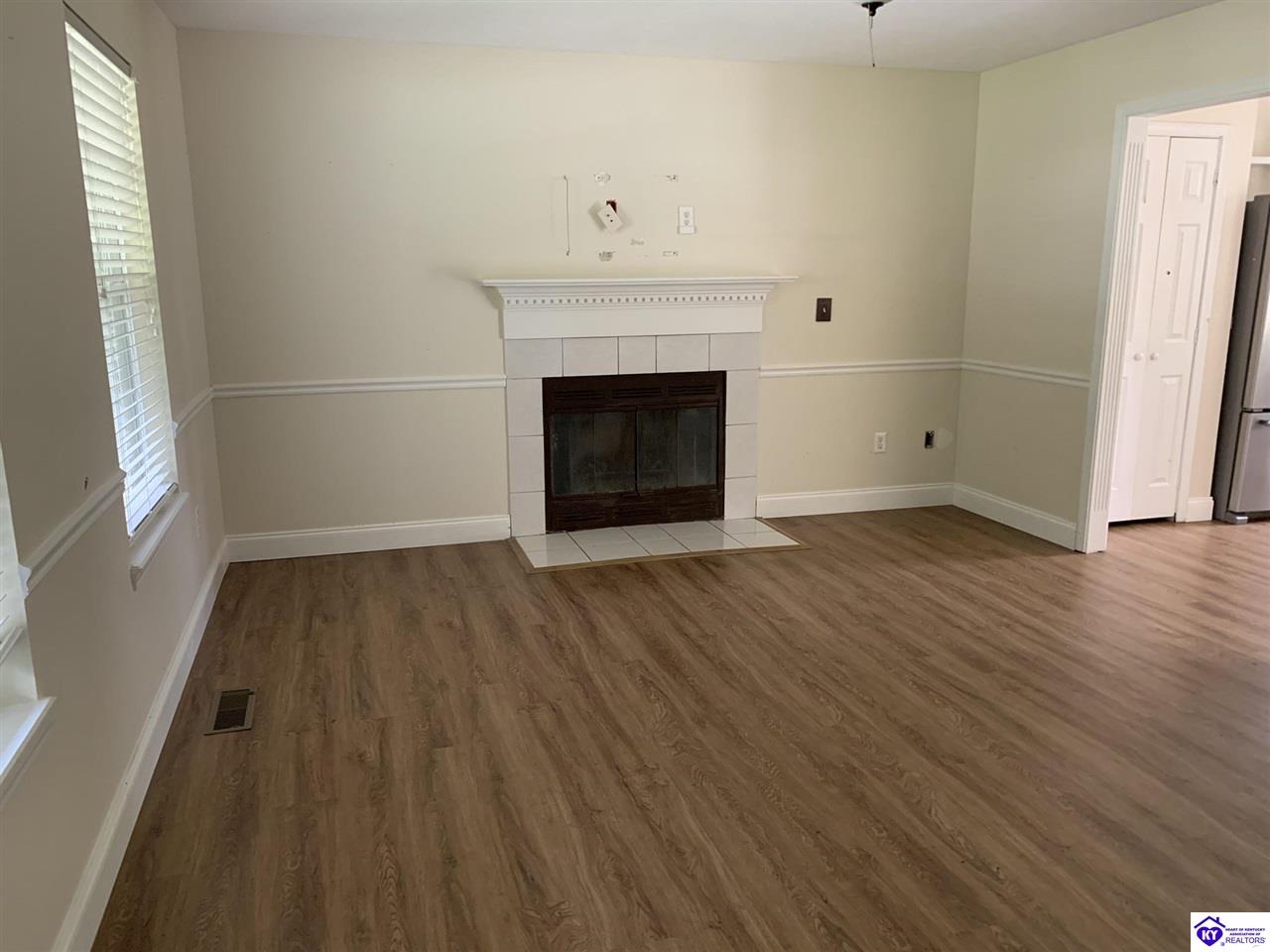 128 Whisbrook Avenue Vine Grove, KY 40175 #1