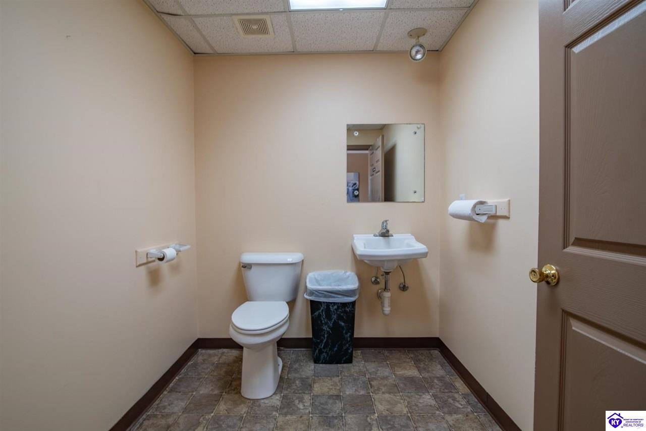 1031 Lawrence Street Brandenburg, KY 40108 #4