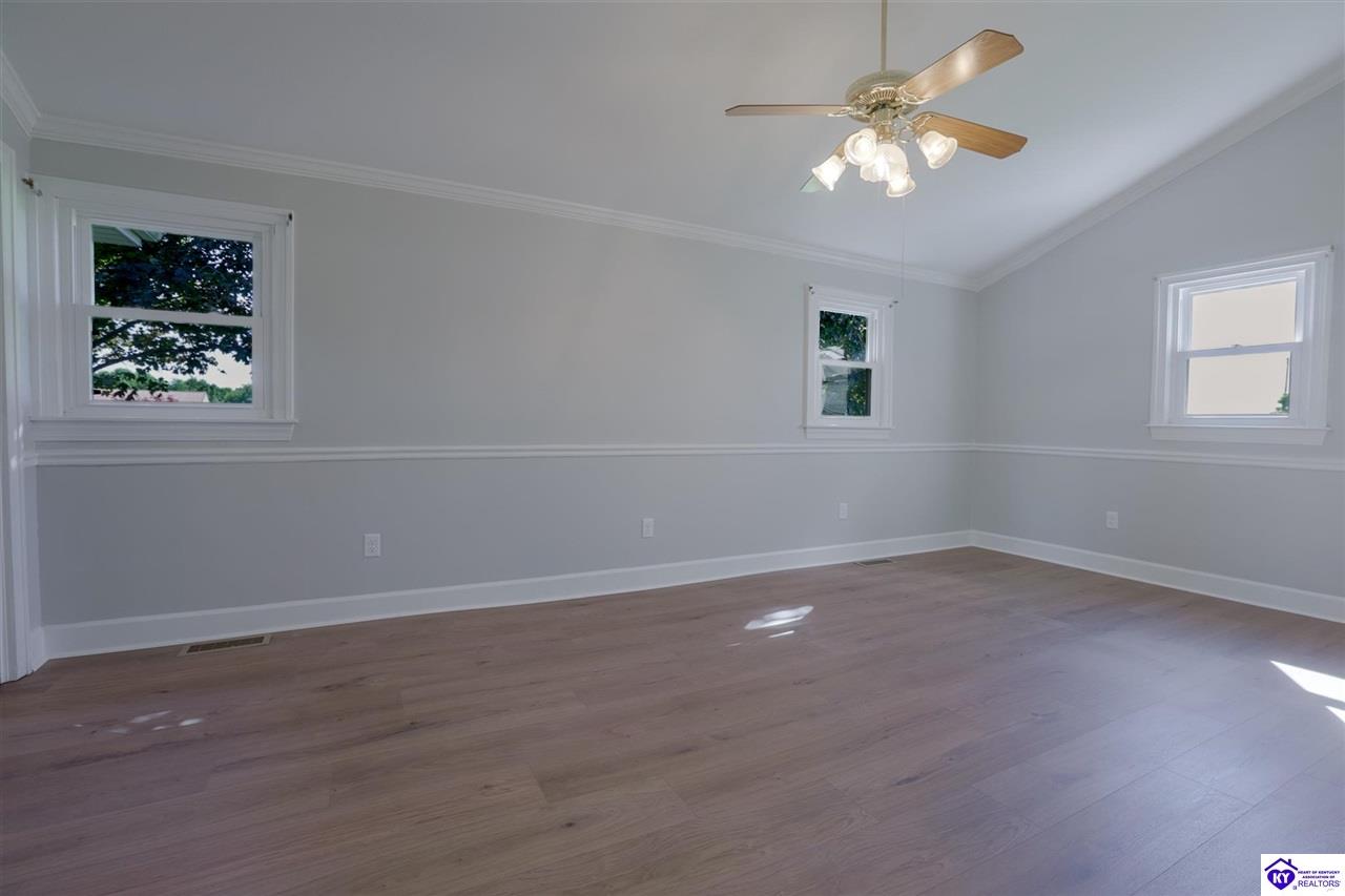 2811 Slack Road Hodgenville, KY 42748 #4