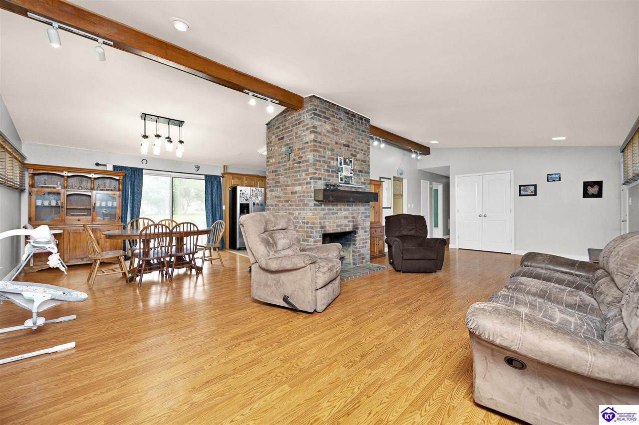 100 Bedford CourtHorse Cave,&nbsp;KY&nbsp;42749