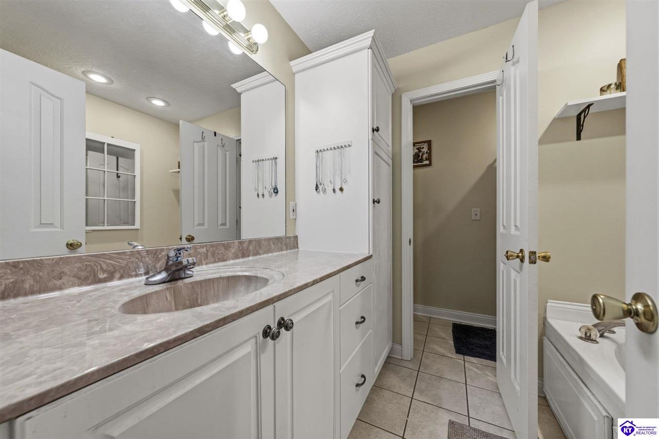 16 Rippling Creek Place Elizabethtown, KY 42701 #4