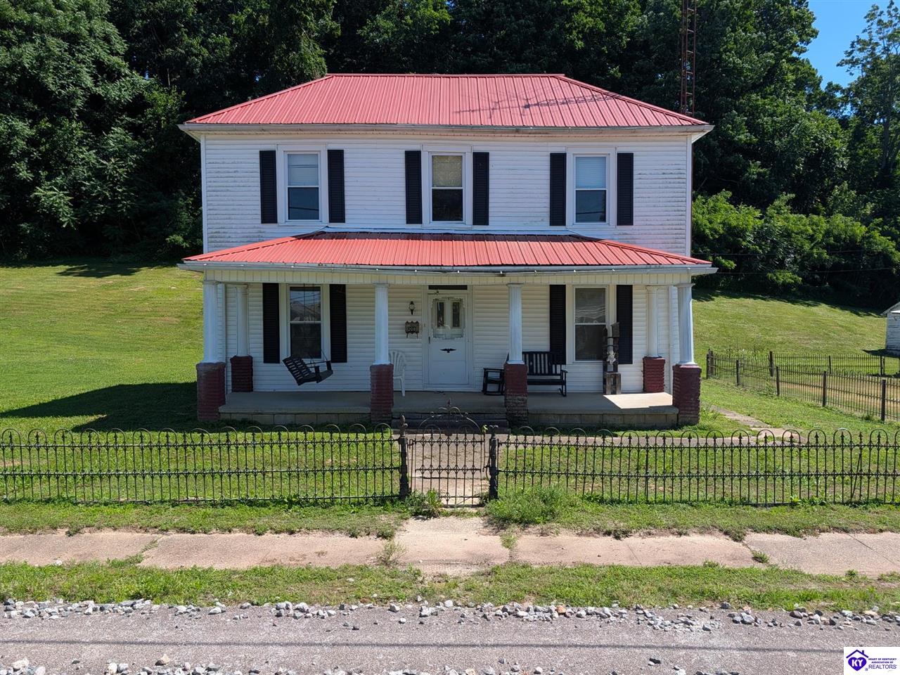 208 W Houston StreetCloverport,&nbsp;KY&nbsp;40111