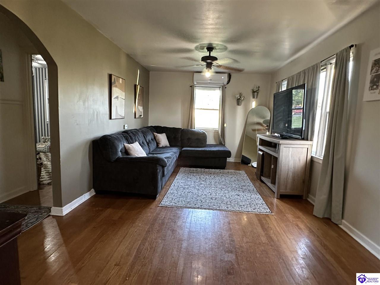 817 Page Street Campbellsville, KY 42718 #3