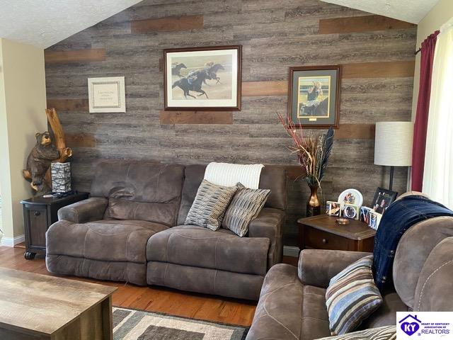 249 Jericho Road Hodgenville, KY 42748 #4