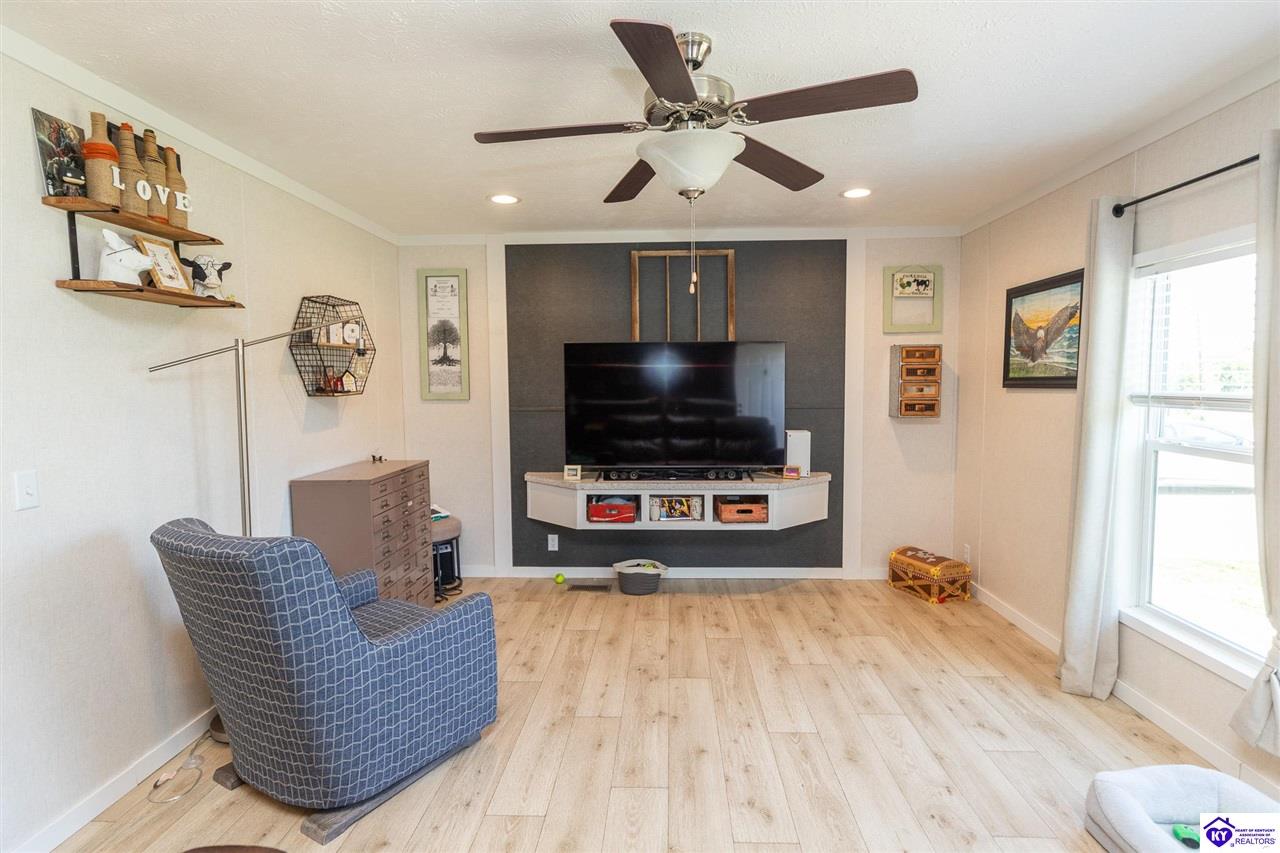 2482 Lake Road Radcliff, KY 40160 #2