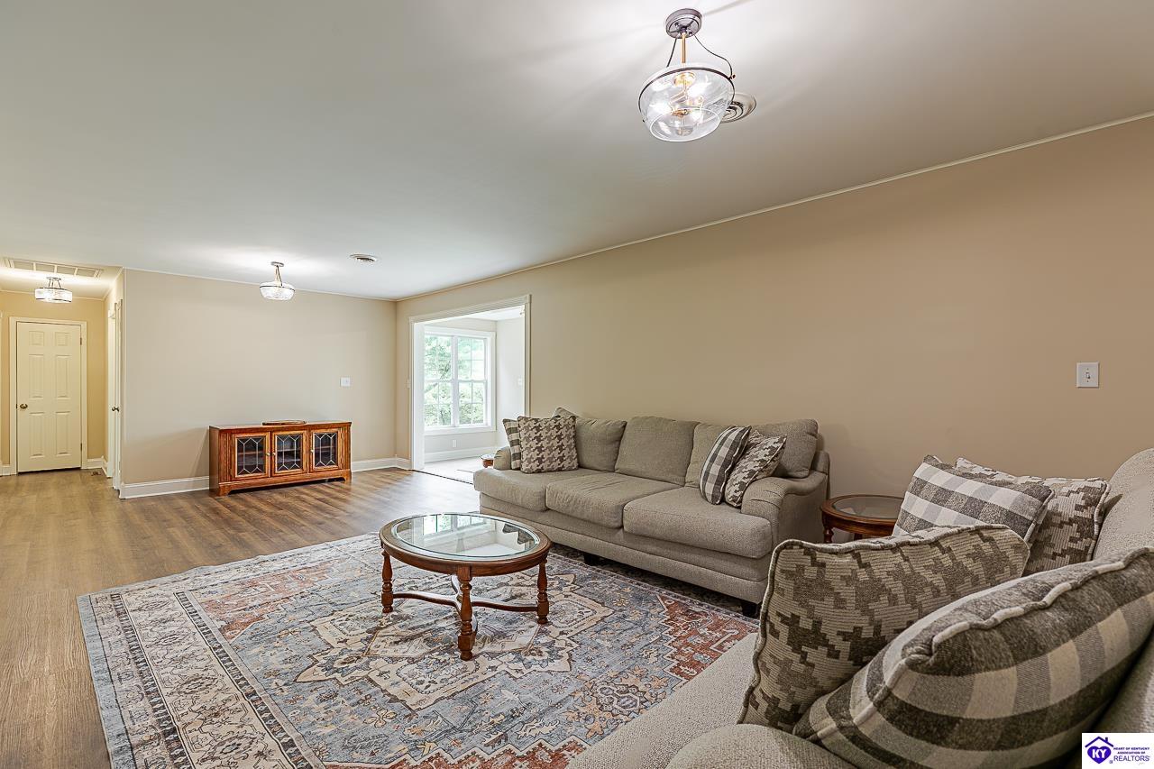 696 Pine Valley Drive Elizabethtown, KY 42701 #3