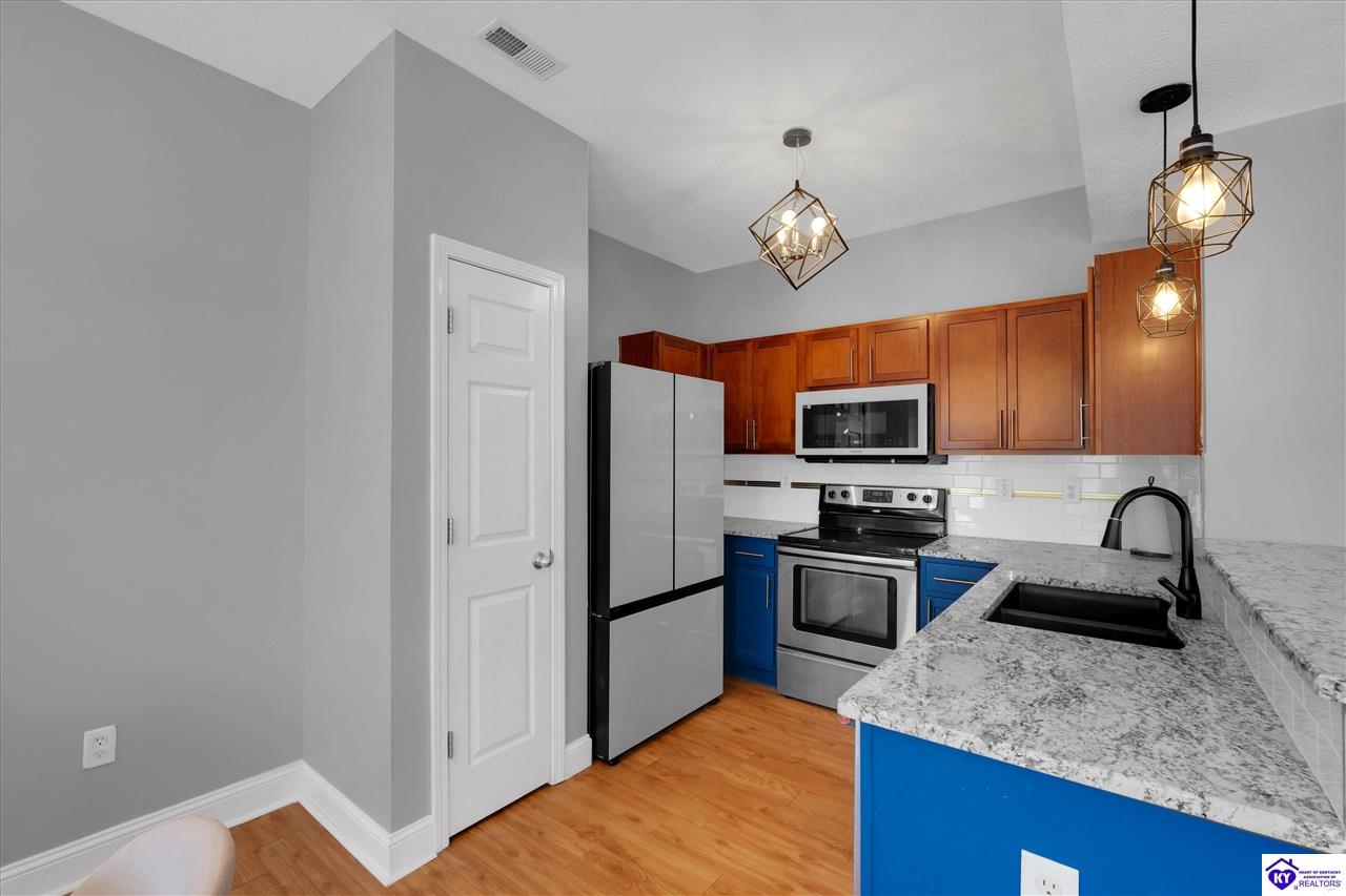 10314 Venado Drive Louisville, KY 40291 #4
