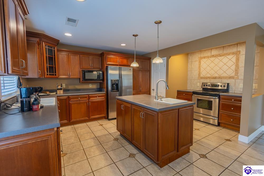 438 N Walnut Street Upton, KY 42748 #4