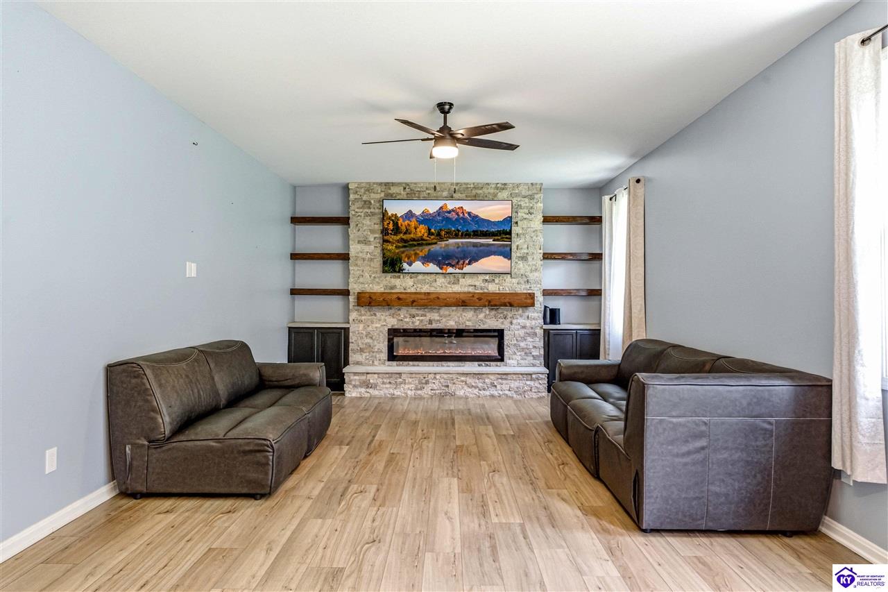 300 Jordan Avenue Brandenburg, KY 40108 #4