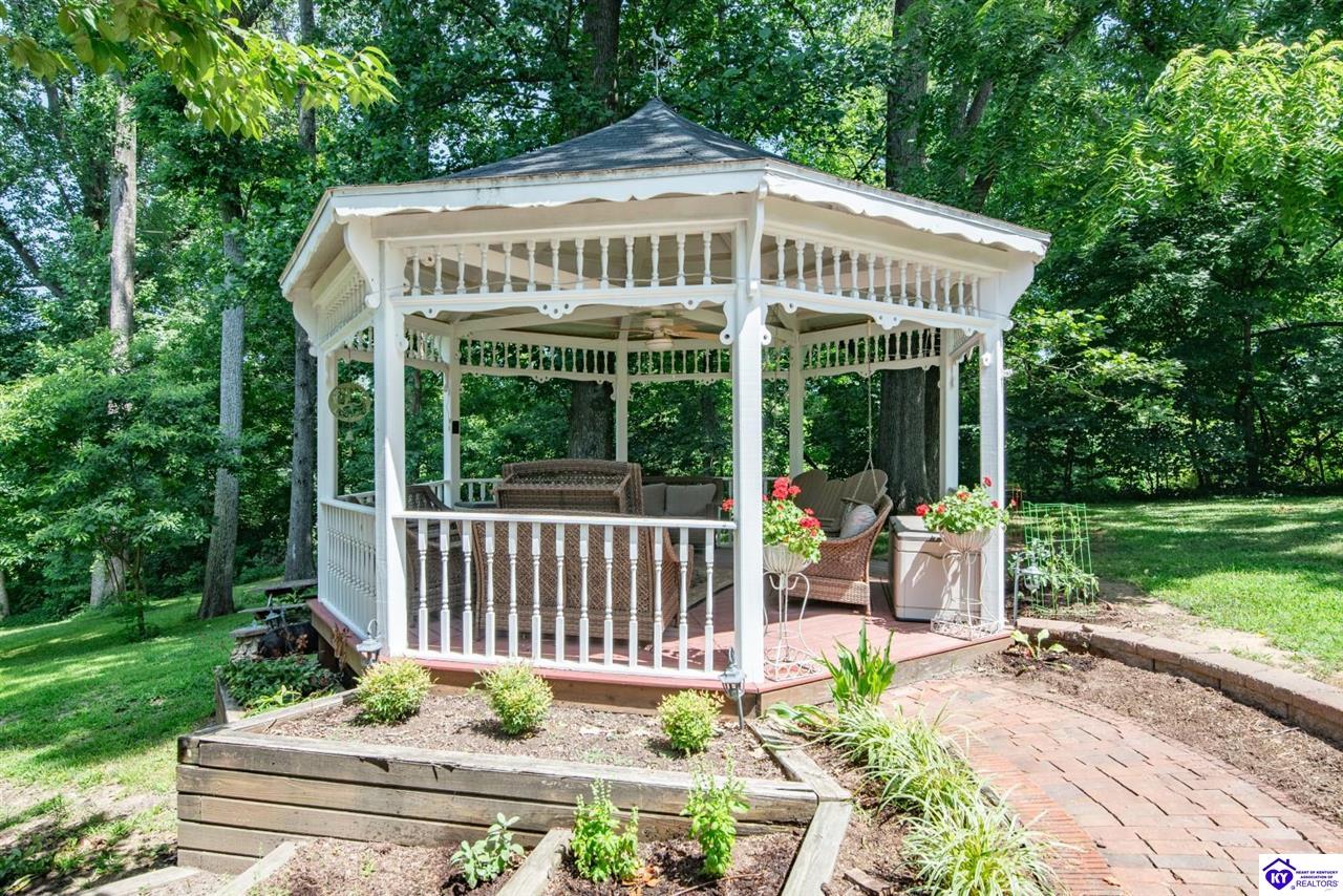 205 W Chestnut Street Leitchfield, KY 42754 #3