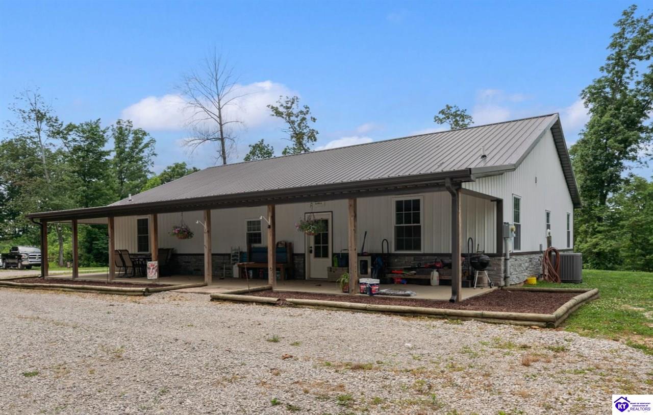 7213 Hammonsville RoadBonnieville,&nbsp;KY&nbsp;42713
