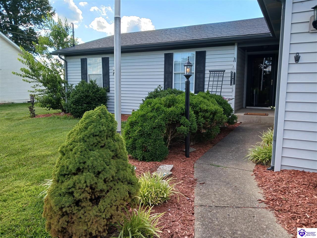 702 Princeton Drive Elizabethtown, KY 42701 #1