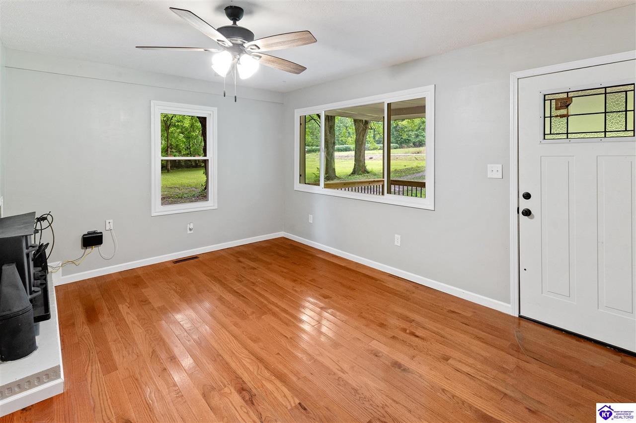 1829 Martin Hill Road Shepherdsville, KY 40165 #2