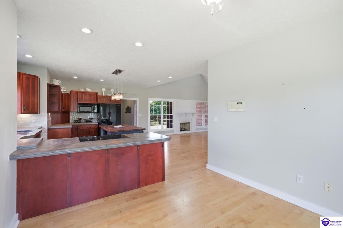 107 Fairway Drive Hodgenville, KY 42748 #2