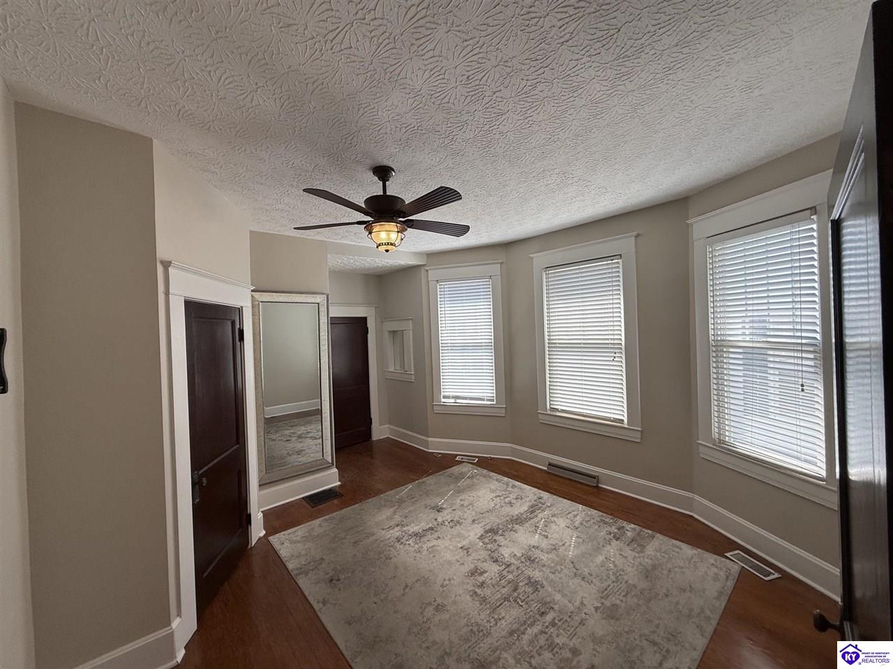 223 W Poplar Street Elizabethtown, KY 42701 #4