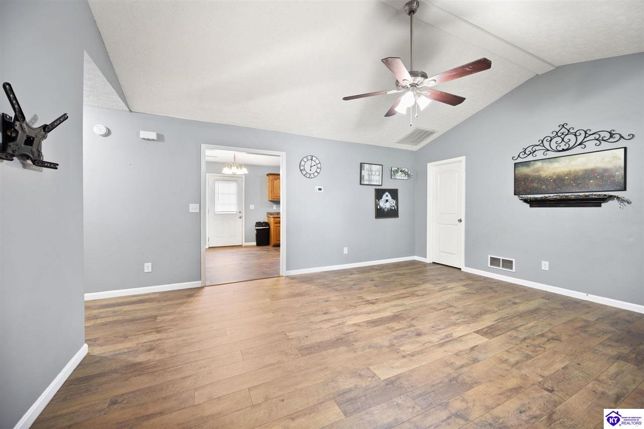 6149 Hardinsburg Road Cecilia, KY 42724 #2