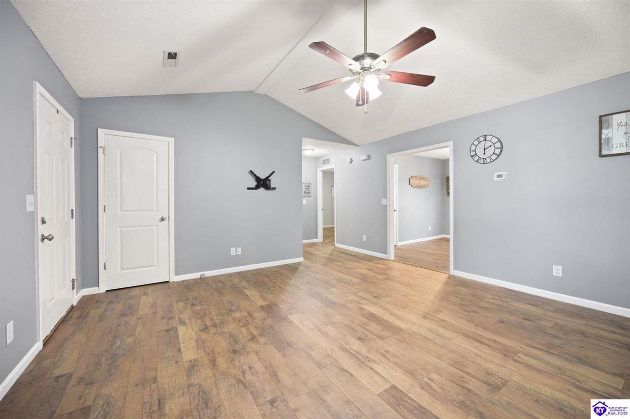 6149 Hardinsburg Road Cecilia, KY 42724 #3