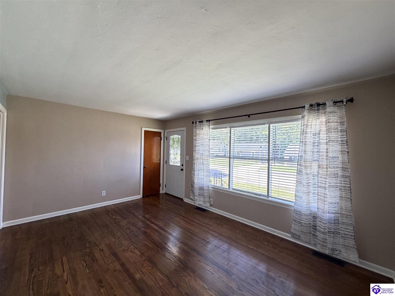 533 Village Drive Elizabethtown, KY 42701 #4
