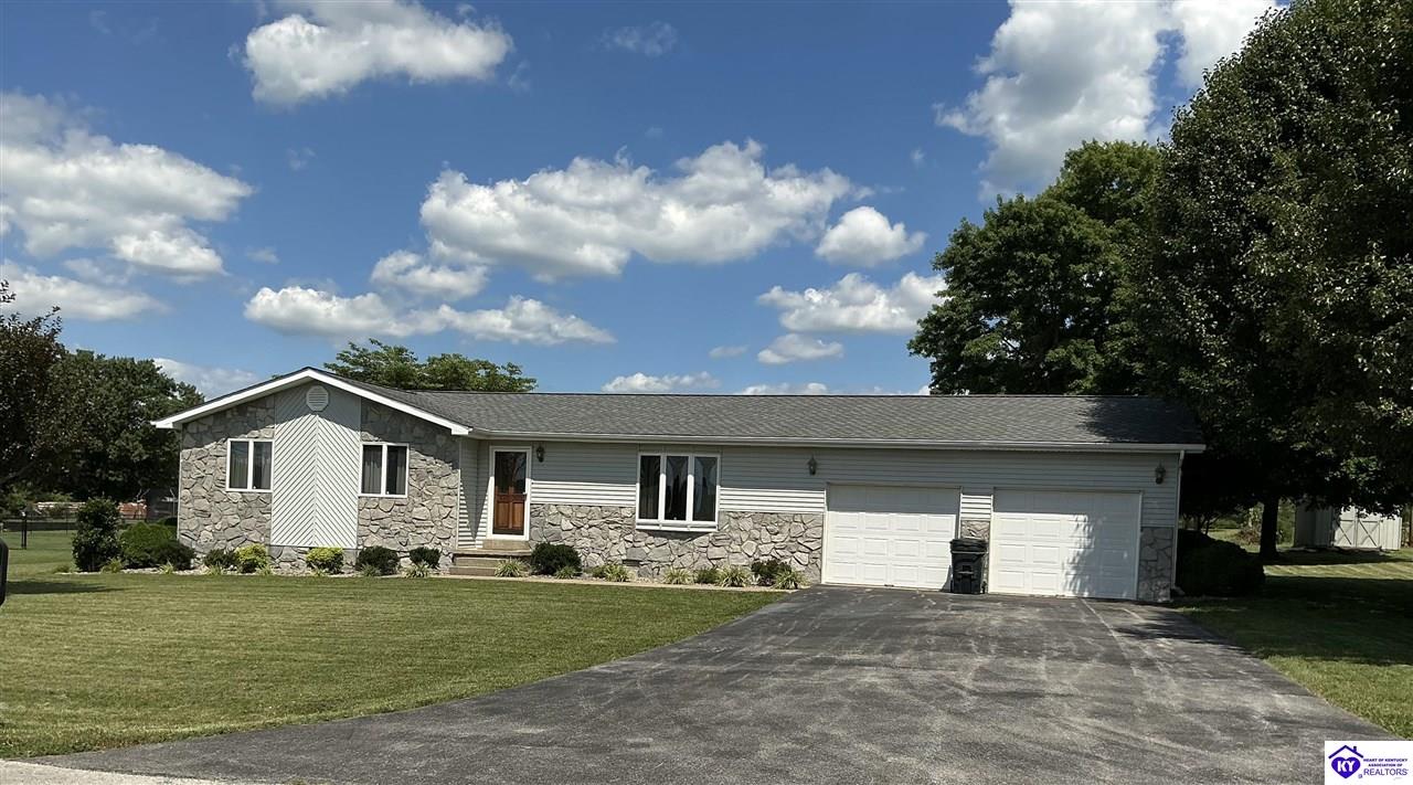 416 Windy Hill RoadHorse Cave,&nbsp;KY&nbsp;42749