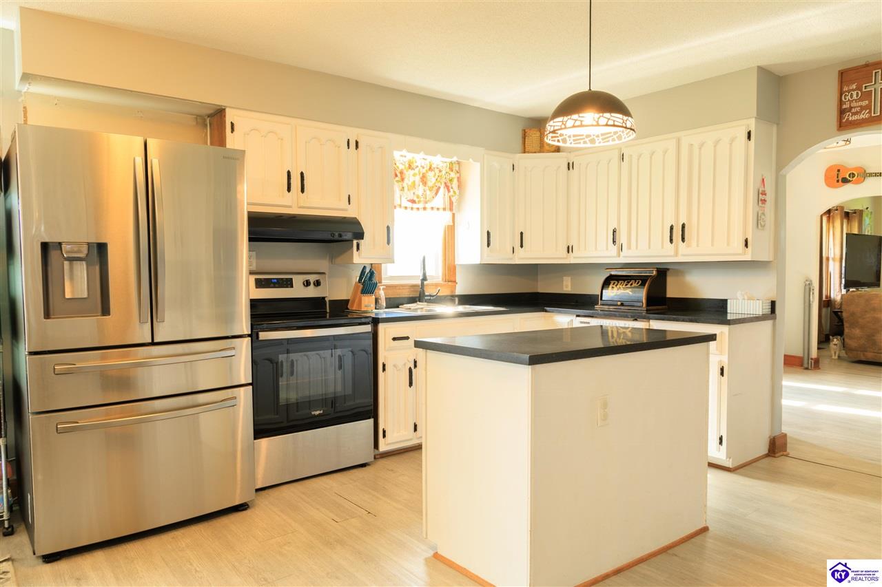 446 Old L and N Turnpike Magnolia, KY 42757 #3