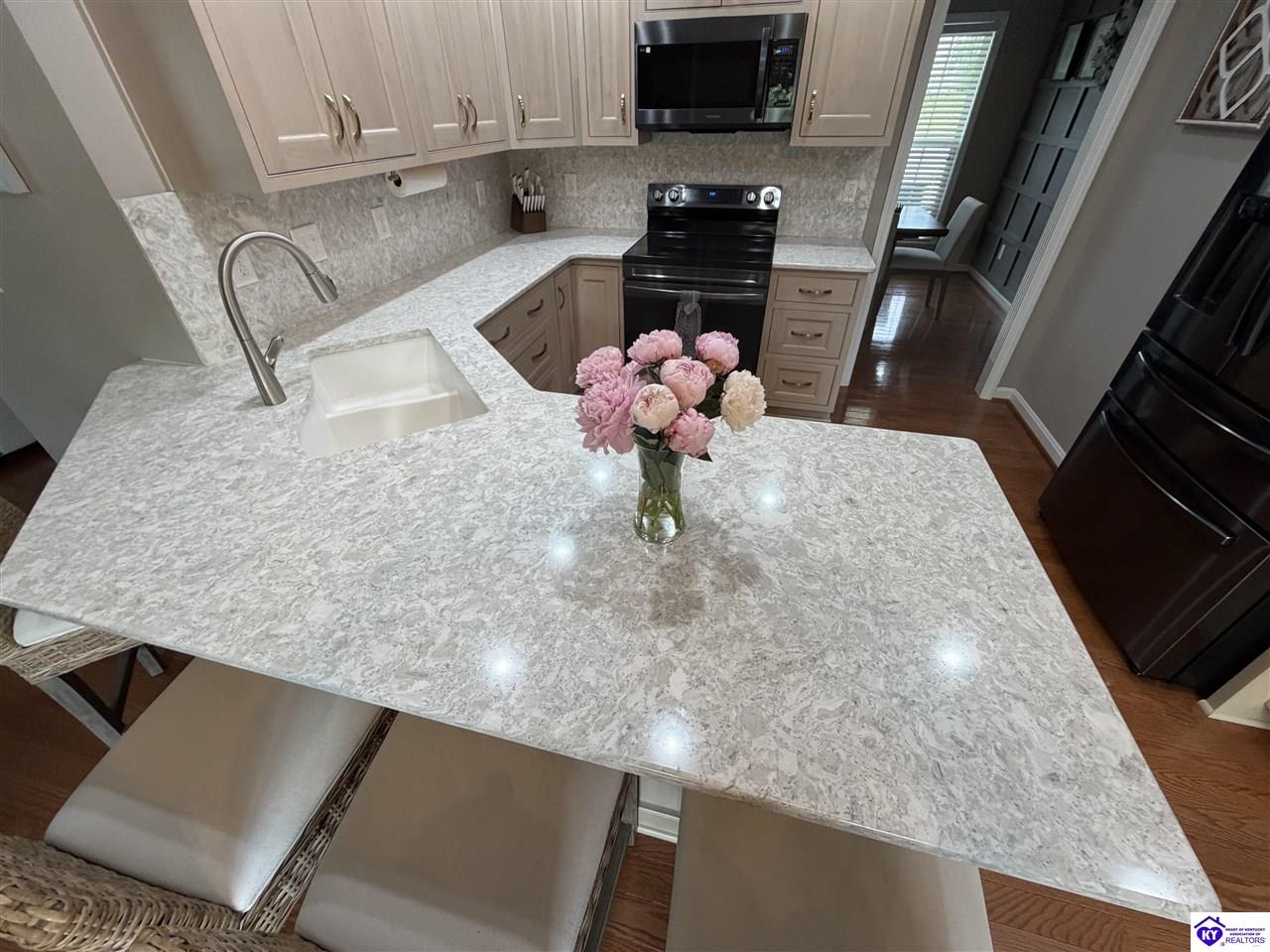 242 Riley Way Elizabethtown, KY 42701 #3