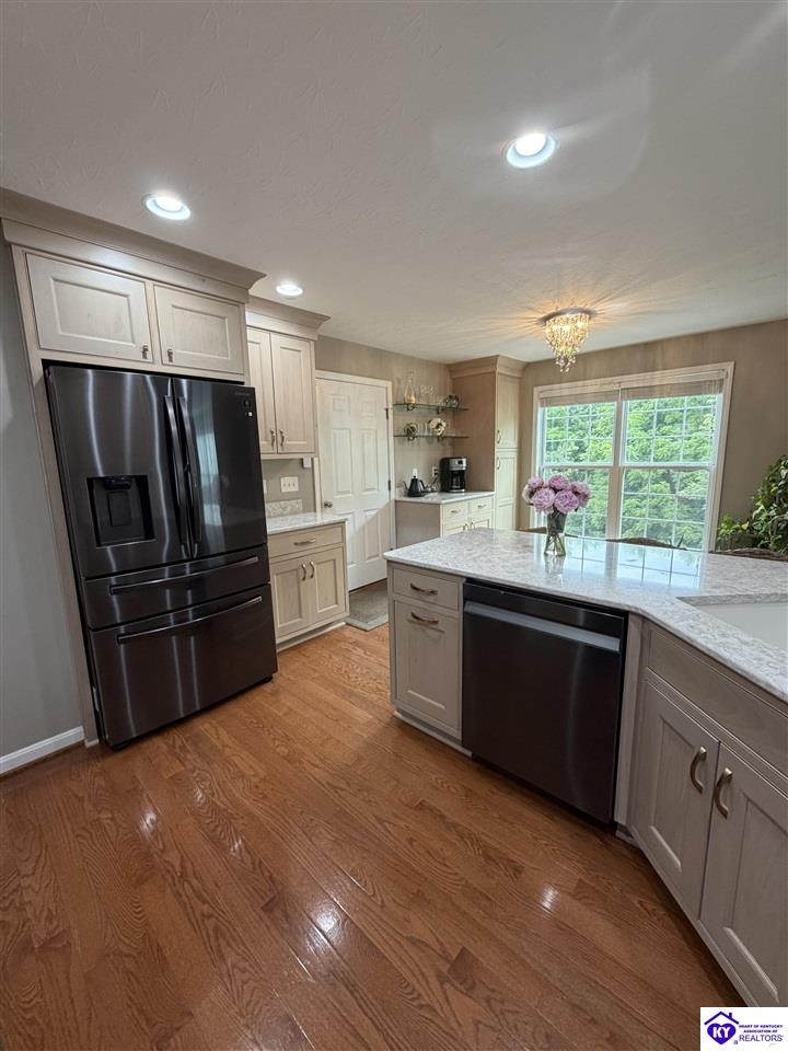 242 Riley Way Elizabethtown, KY 42701 #4