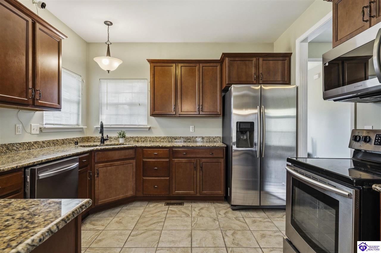 517 Concord Grape Way Vine Grove, KY 40175 #2