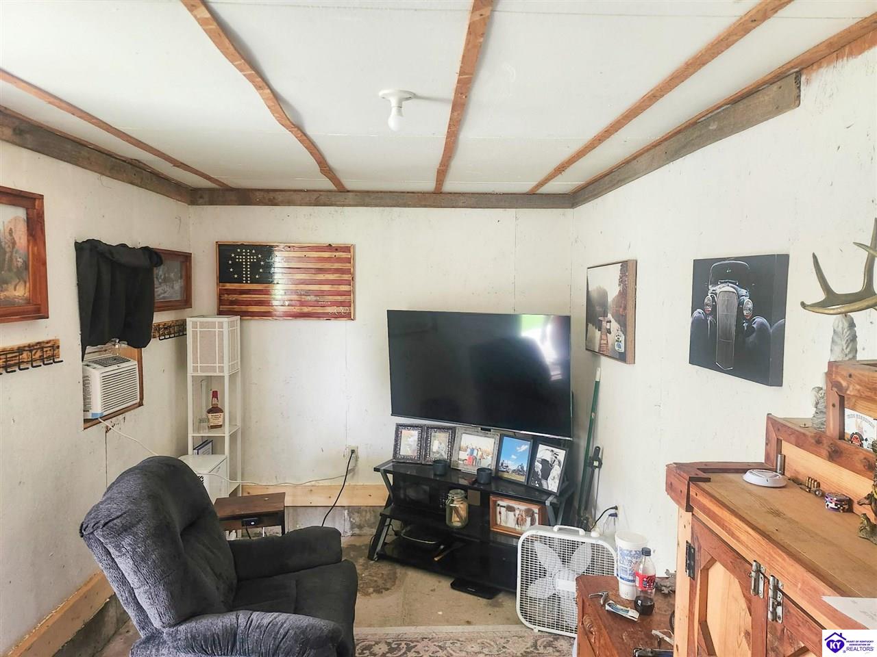 5480 E Hodgenville Road Greensburg, KY 42743 #4