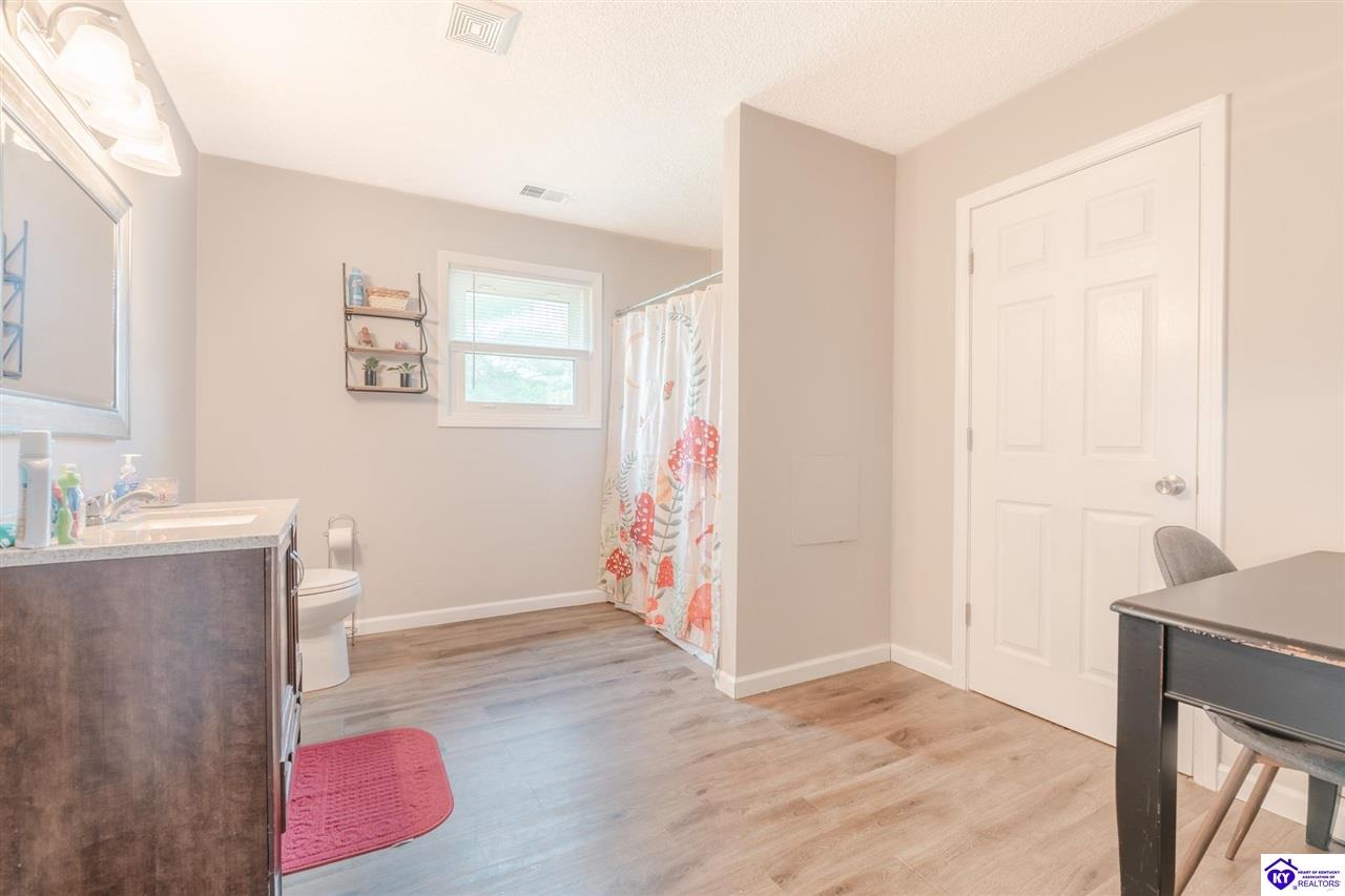 100 Lake Drive Vine Grove, KY 40175 #3