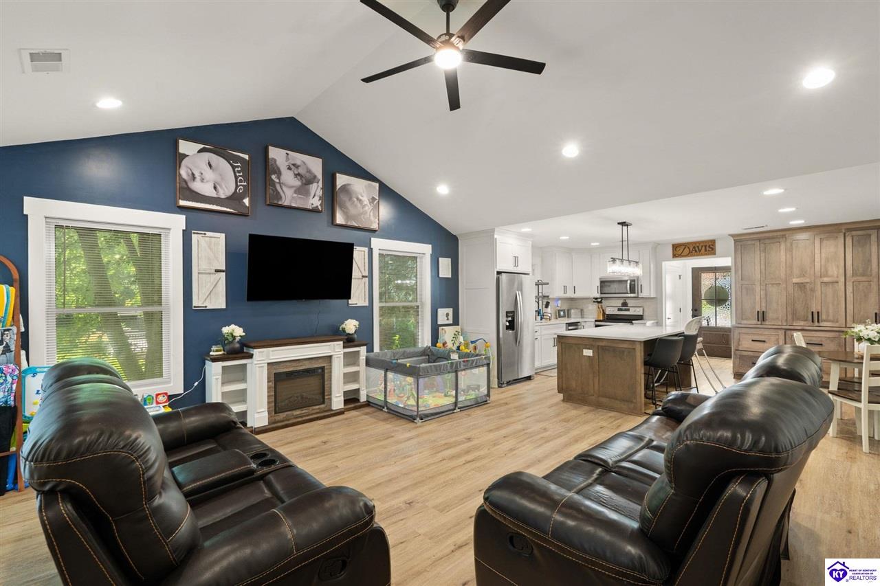120 Cleo Drive Bardstown, KY 40004 #1